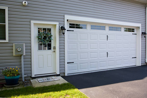 24/7 Emergency Garage Door Panel Replacement experts in Carroll County County, IN